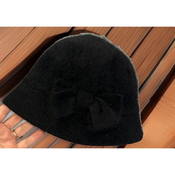 Nine West Black Wool Blend cloche Hat Bow soft fluffy Warm travel friendly OS - Picture 4 of 7